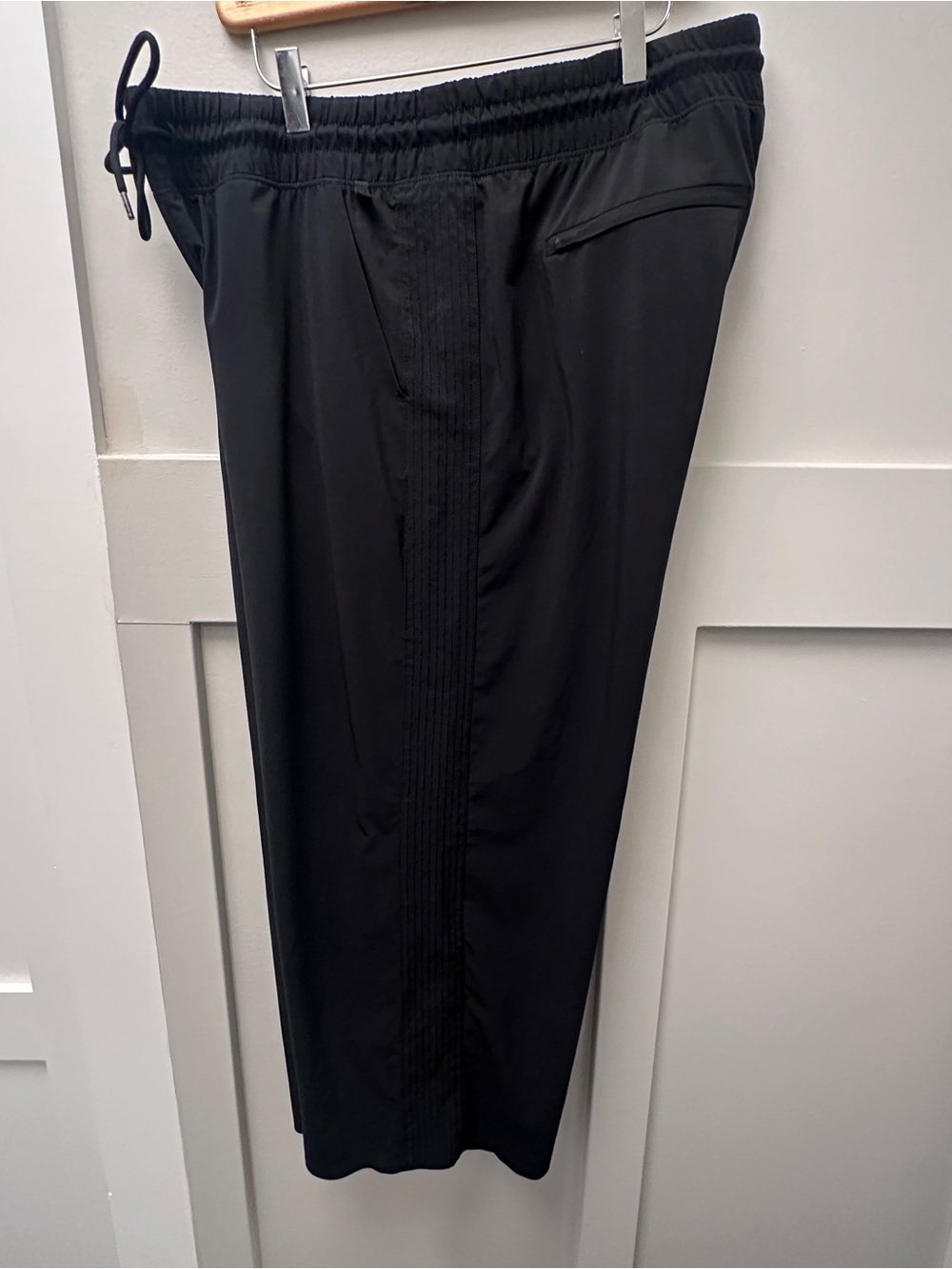 Athleta Pant Women 16 Black Avenue Wide Leg Crop Lightweight Drawstring Active - Picture 1 of 6